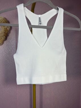 Zenana Outfitters White Ribbed V-Neck Racerback Crop - NWT